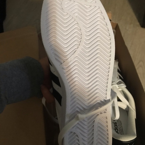 NWT. Adidias Superstar Women’s 6.5 - Picture 2 of 5